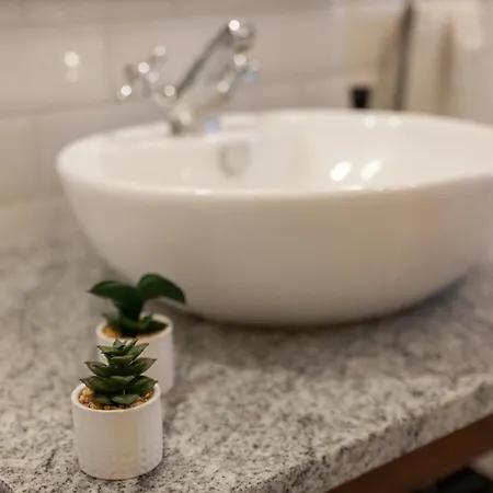 Terrace 10min From Termal Bath Apartmán